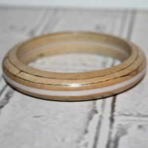 Beautiful vintage wooden bangle bracelet 7"